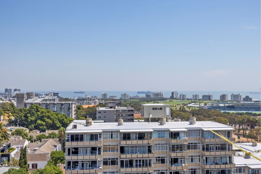 To Let 1 Bedroom Property for Rent in Green Point Western Cape